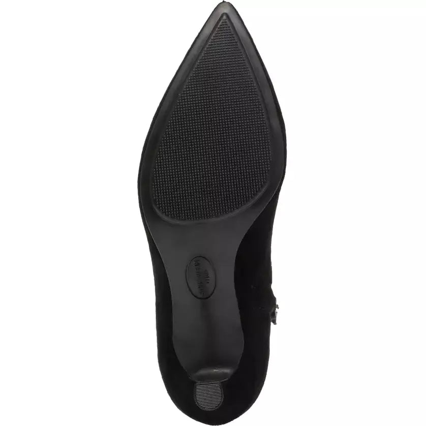 Anne Klein Reacher